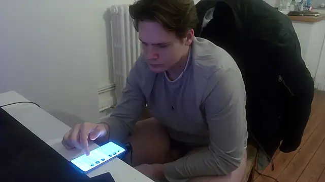 Snapshot of branlettemaster76 chatting on December 17, 10:11 pm branlettemaster76 online show from December 17, 10:11 pm