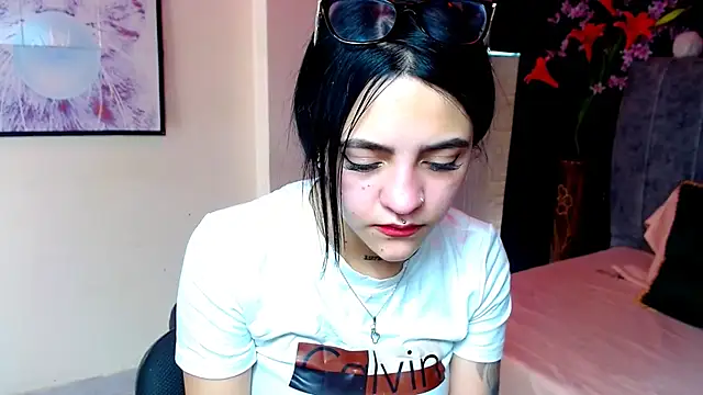 Violettasquirt online show from November 29, 2:09 pm