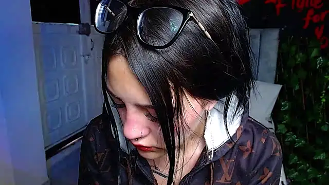 Violettasquirt online show from April 29, 2:43 pm