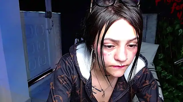 Violettasquirt online show from April 29, 5:30 pm