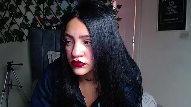 Violettasquirt online show from June 9, 1:23 pm