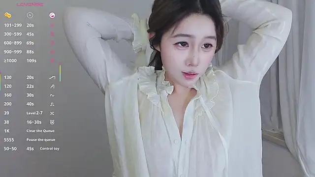 Snapshot of Hazel-11 chatting on March 18, 2:15 pm Hazel-11 online show from March 18, 2:15 pm