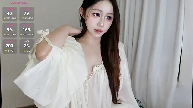 Snapshot of Hazel-11 chatting on November 1, 3:03 pm Hazel-11 online show from November 1, 3:03 pm