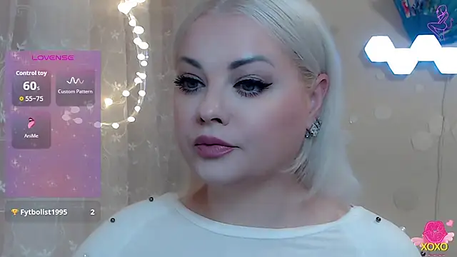 Snapshot of JewellKiss7 chatting on December 4, 6:55 am JewellKiss7 online show from December 4, 6:55 am