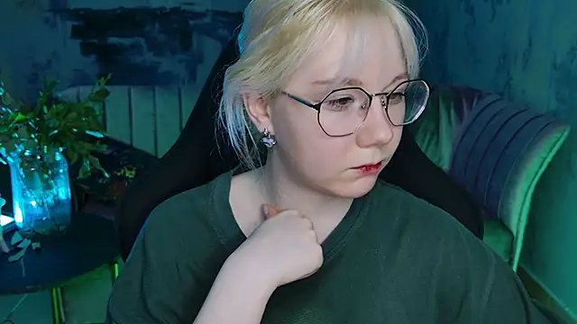 Snapshot of NancyMartinez chatting on February 8, 8:09 am NancyMartinez online show from February 8, 8:09 am