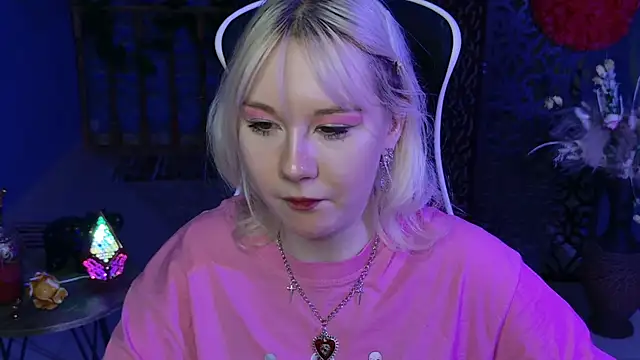 Snapshot of NancyMartinez chatting on March 19, 8:12 am NancyMartinez online show from March 19, 8:12 am