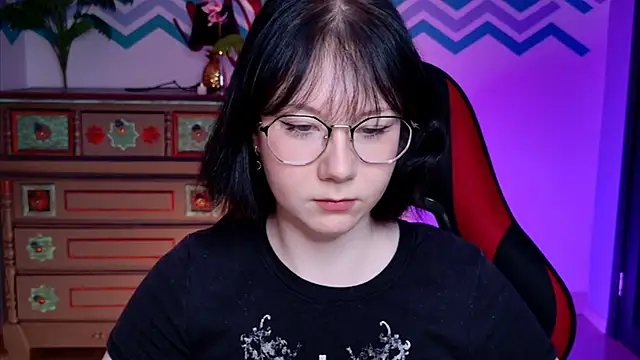 Snapshot of NancyMartinez chatting on October 18, 9:10 am NancyMartinez online show from October 18, 9:10 am