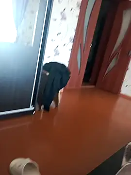 red red00 online show from February 8, 11:44 am