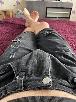 red red00 online show from February 25, 7:51 am