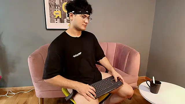 Snapshot of Mark_Evans1_ chatting on February 22, 7:58 pm Mark Evans1 online show from February 22, 7:58 pm