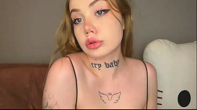 Snapshot of hanna_cry_baby chatting on January 31, 8:29 pm hanna cry baby online show from January 31, 8:29 pm