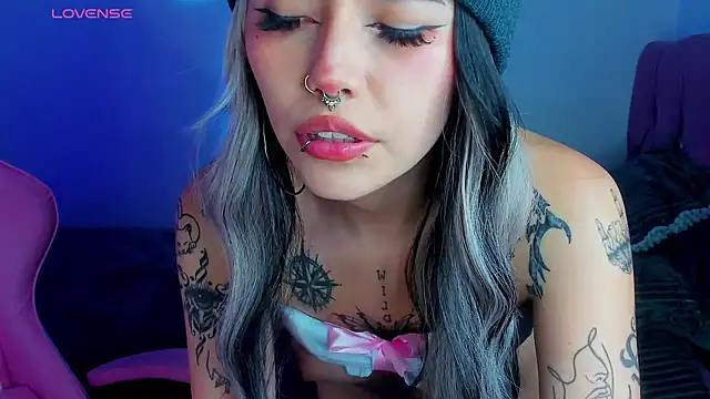 adri tom44 online show from December 2, 2:42 am