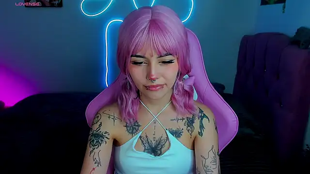 adri tom44 online show from December 5, 1:58 am