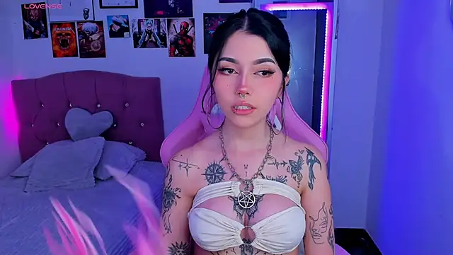 adri tom44 online show from February 21, 5:02 am