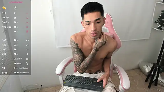 Damon  333 online show from December 24, 6:06 pm