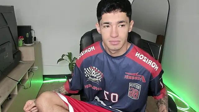 Damon  333 online show from December 18, 8:37 pm