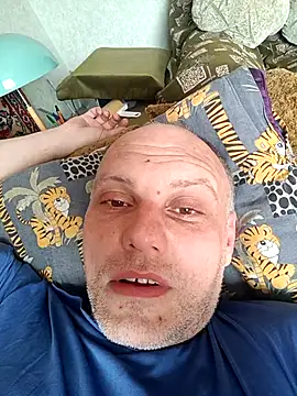Pineapple04 online show from May 1, 5:45 am