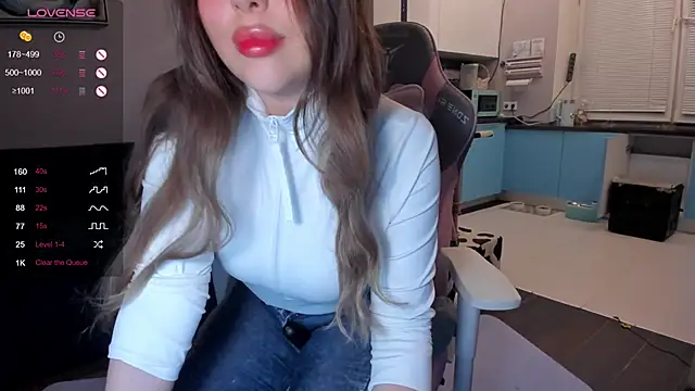 wwildfox online show from March 6, 5:54 pm