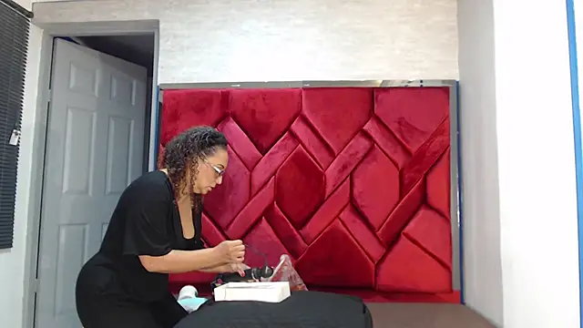 Snapshot of EvaMills1 chatting on March 5, 8:32 pm EvaMills1 online show from March 5, 8:32 pm