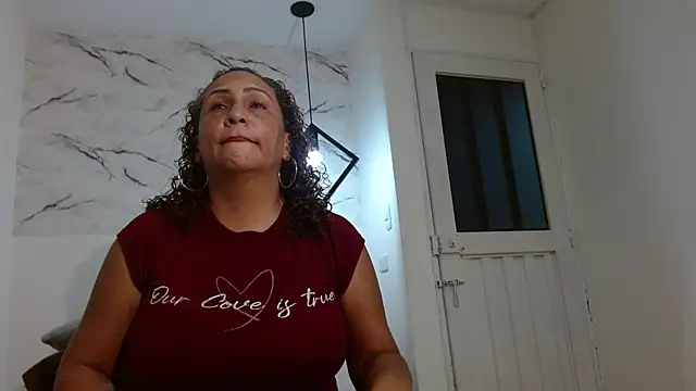 Snapshot of EvaMills1 chatting on November 22, 8:52 pm EvaMills1 online show from November 22, 8:52 pm