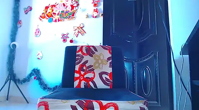 ADAM HOT online show from December 5, 8:44 pm