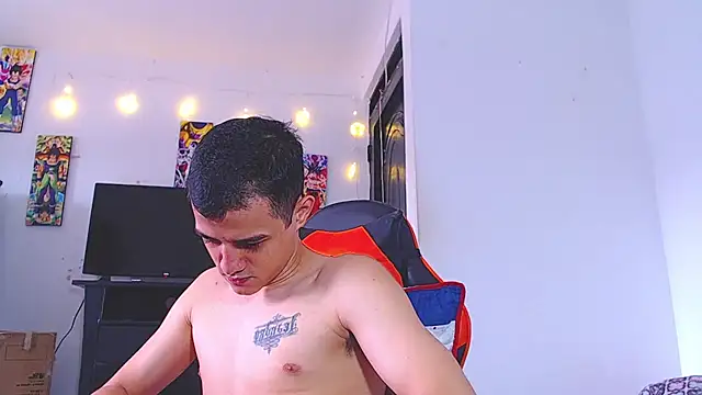 ADAM HOT online show from March 4, 1:50 pm