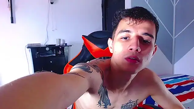 ADAM HOT online show from July 2, 6:03 pm