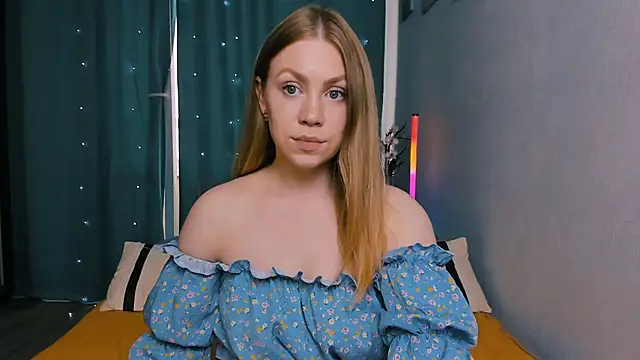 InsatiableFoxX online show from June 16, 2:19 pm