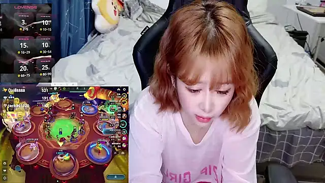 Snapshot of Angelababy001 chatting on February 15, 7:17 pm Angelababy001 online show from February 15, 7:17 pm