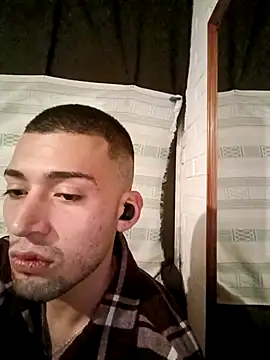 Snapshot of Suggarwhite18CM chatting on November 1, 6:37 am Suggarwhite18CM online show from November 1, 6:37 am