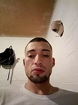 Snapshot of Suggarwhite18CM chatting on November 8, 7:45 pm Suggarwhite18CM online show from November 8, 7:45 pm