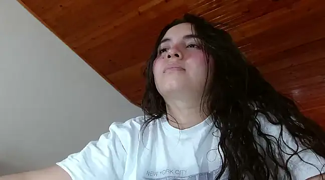 Snapshot of Cuty_sexy_hot chatting on January 9, 5:54 pm Cuty sexy hot online show from January 9, 5:54 pm