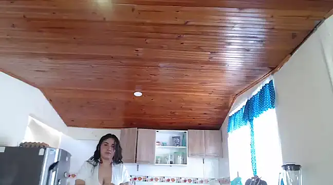 Snapshot of Cuty_sexy_hot chatting on March 14, 5:35 pm Cuty sexy hot online show from March 14, 5:35 pm