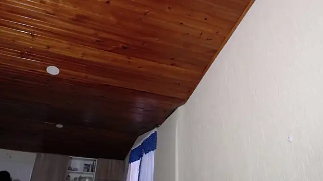 Snapshot of Cuty_sexy_hot chatting on October 2, 11:06 am Cuty sexy hot online show from October 2, 11:06 am