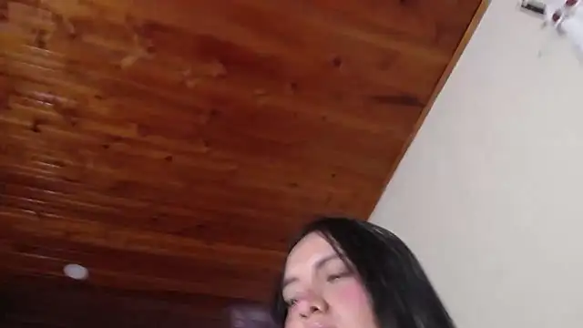 Snapshot of Cuty_sexy_hot chatting on November 14, 11:20 am Cuty sexy hot online show from November 14, 11:20 am