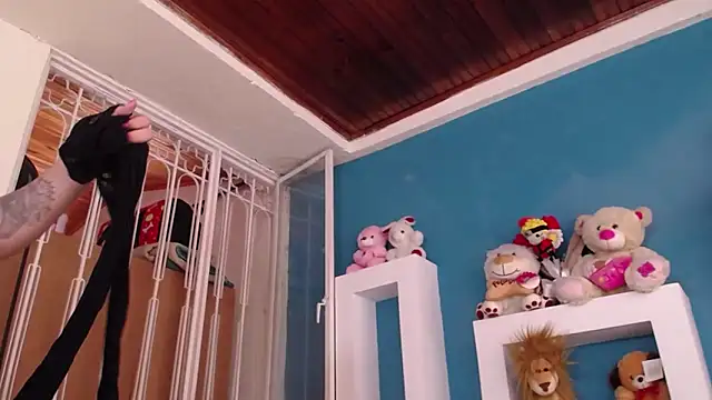 Snapshot of Cuty_sexy_hot chatting on December 14, 11:37 am Cuty sexy hot online show from December 14, 11:37 am