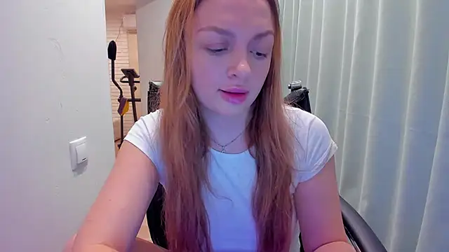 Snapshot of realfairy chatting on February 1, 9:51 pm realfairy online show from February 1, 9:51 pm