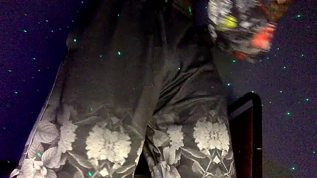 Snapshot of shomeagudtyme chatting on November 8, 2:39 pm shomeagudtyme online show from November 8, 2:39 pm