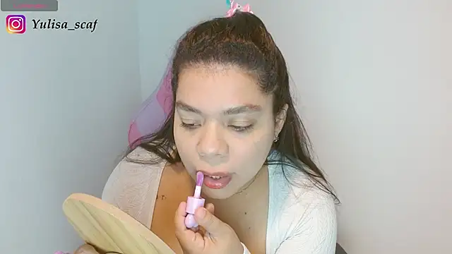 yulissa18 online show from May 2, 11:54 pm