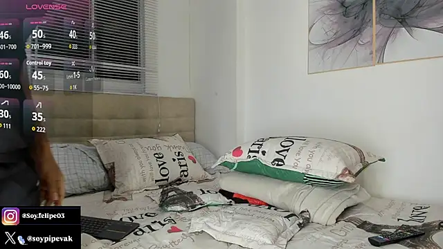 soyander03  online show from November 23, 9:42 am