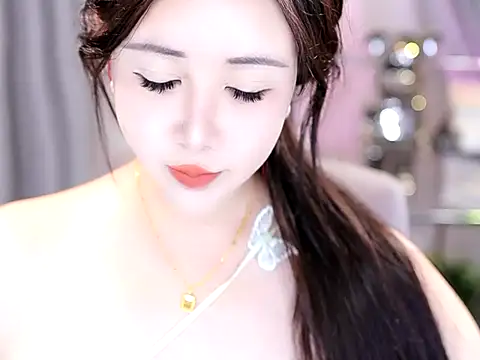 Qiaoqiao  online show from October 18, 7:09 am