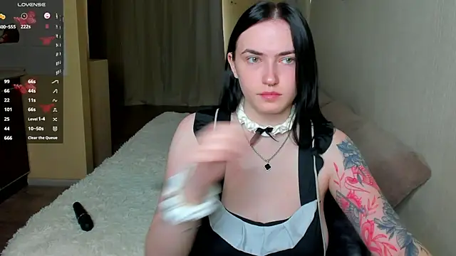 Snapshot of Witch_Lady chatting on June 17, 6:05 am Witch Lady online show from June 17, 6:05 am