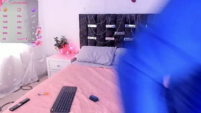 sharonmiller 2  online show from December 30, 7:32 pm