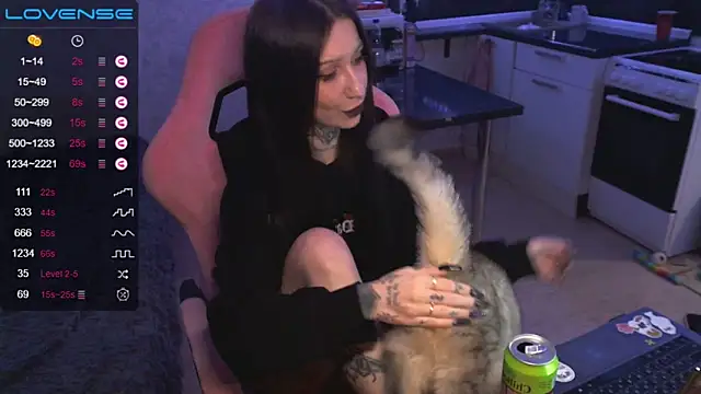 yngmilf online show from November 28, 8:55 pm