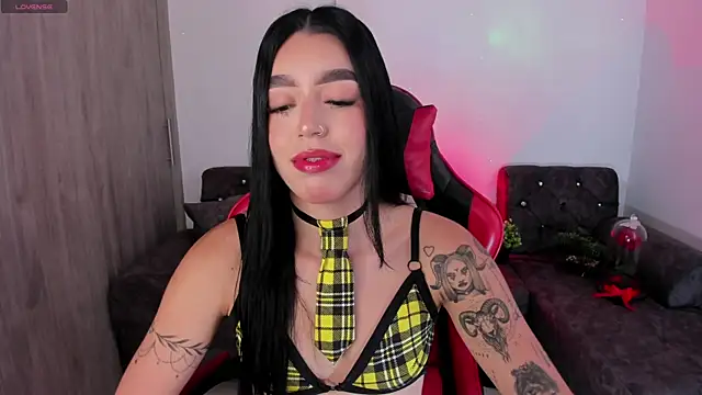 zoee jackson online show from April 24, 10:12 pm
