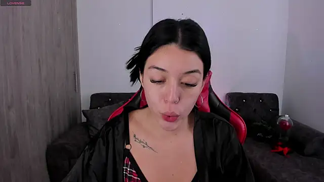 zoee jackson online show from April 28, 8:36 pm