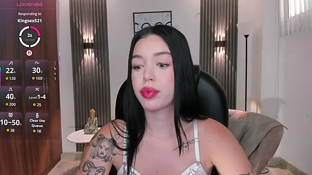 Snapshot of zoee_jackson chatting on June 1, 7:37 pm zoee jackson online show from June 1, 7:37 pm