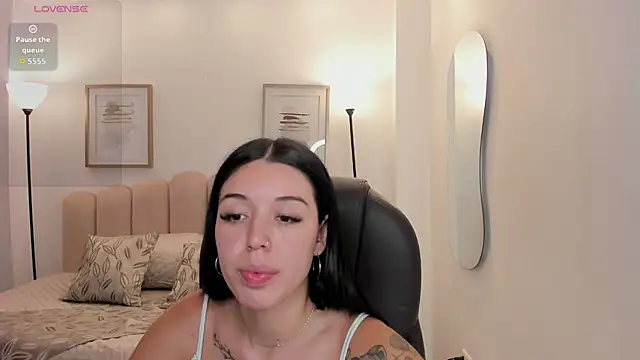 Snapshot of zoee_jackson chatting on August 1, 6:51 pm zoee jackson online show from August 1, 6:51 pm