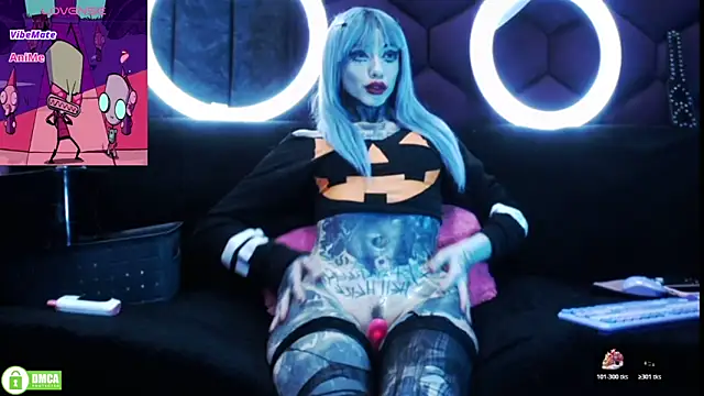 Snapshot of TyphoidMary chatting on November 1, 1:29 am TyphoidMary online show from November 1, 1:29 am