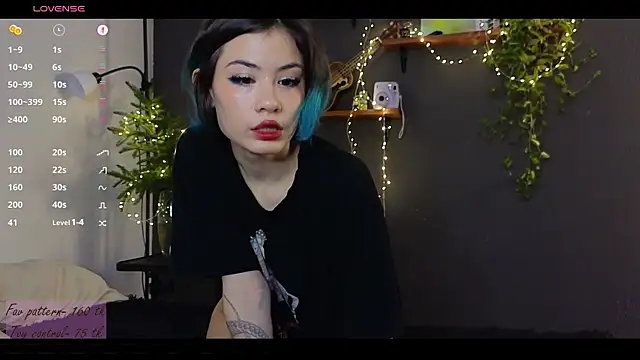 Snapshot of alicekiit chatting on December 29, 9:09 pm alicekiit online show from December 29, 9:09 pm